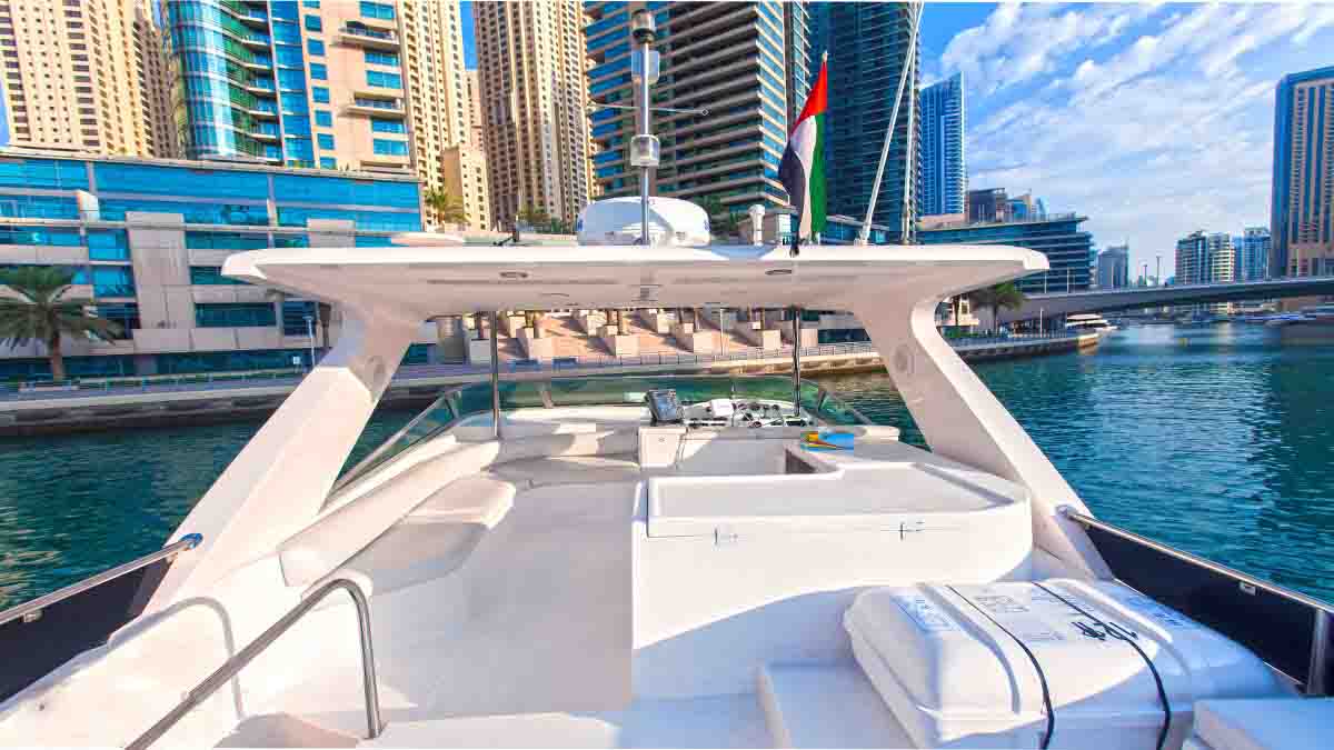 book dubai yachts majesty55ft 4